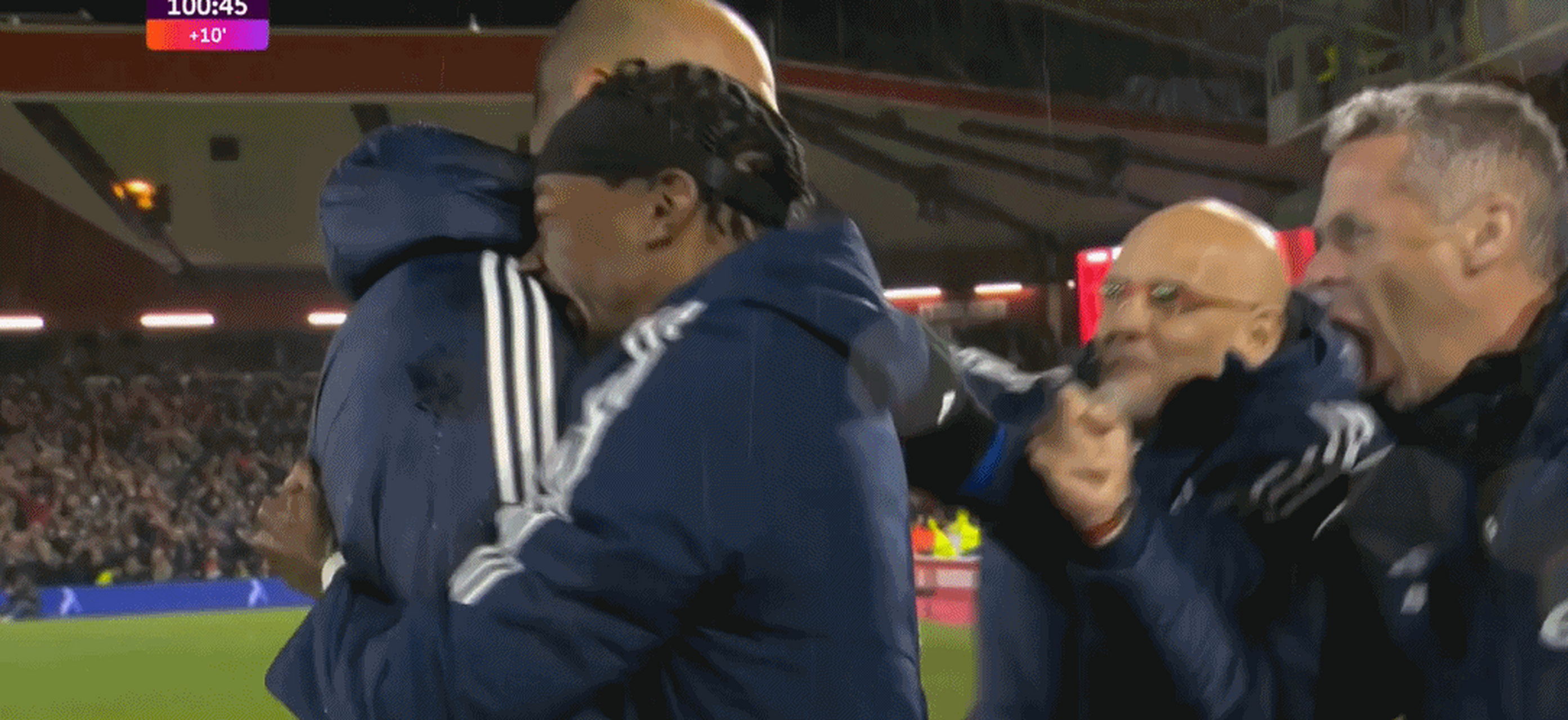 土耳其翻盘曼联，本泽马关键制胜