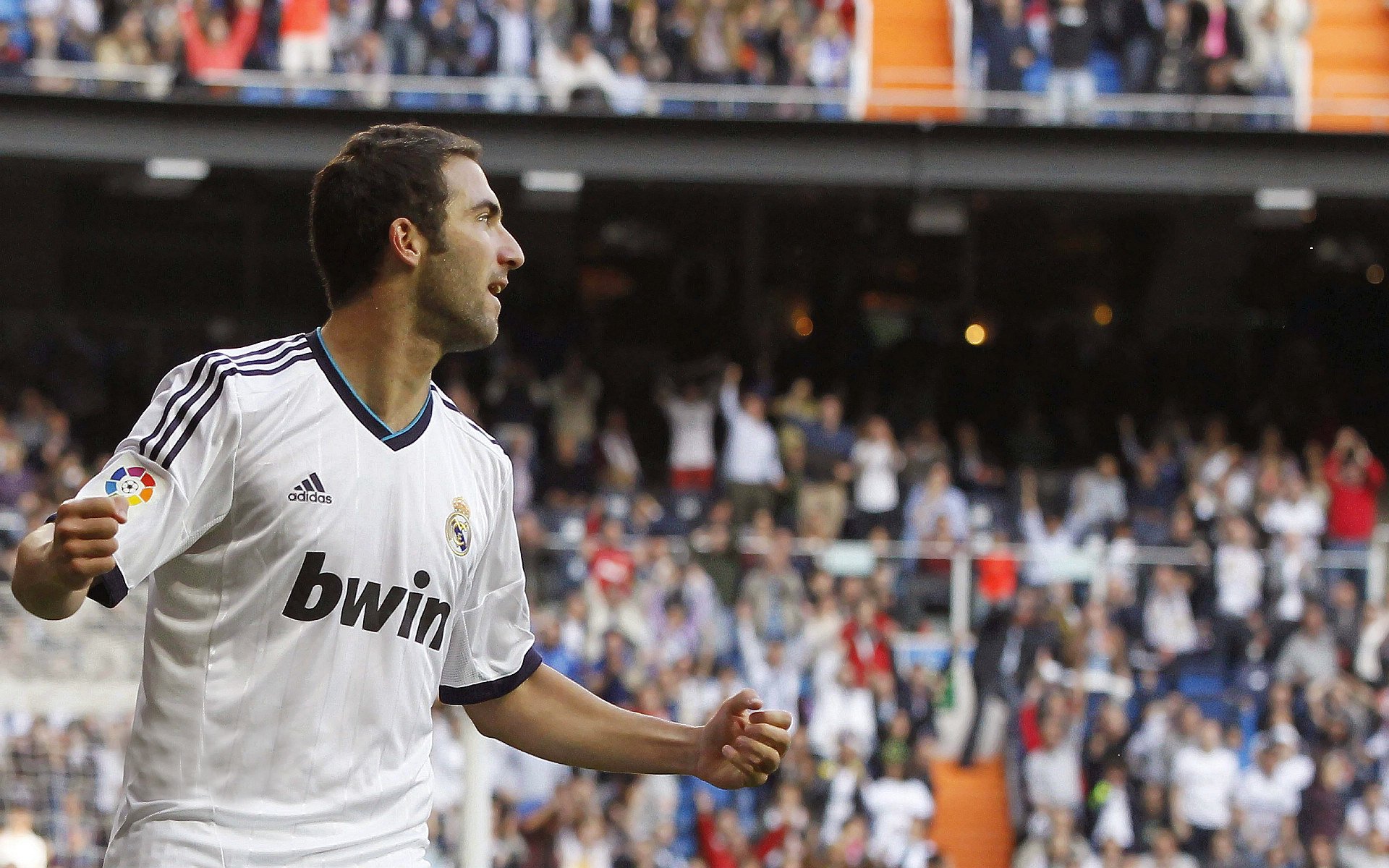 弗拉霍维奇一剑封喉定乾坤，巴黎铁蹄强压勒沃库森显王者之气